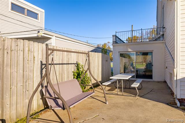 Builiding view fifty eight for 9669 Dixie Hwy, Fair Haven, MI. 48023