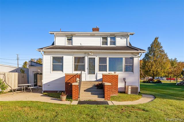 Builiding view fifty one for 9669 Dixie Hwy, Fair Haven, MI. 48023