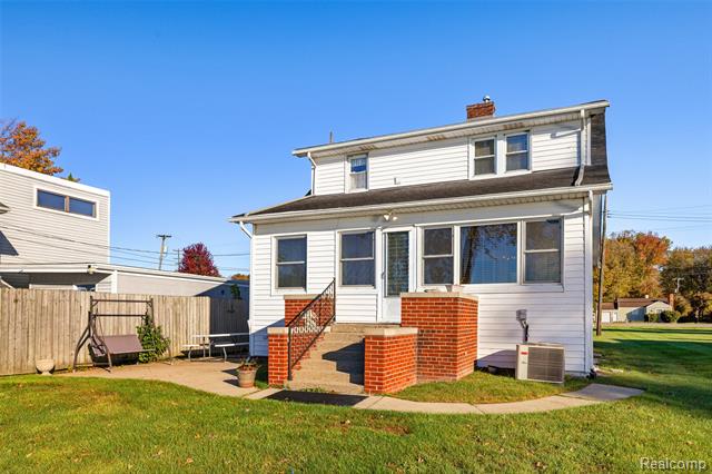 Builiding view fifty three for 9669 Dixie Hwy, Fair Haven, MI. 48023