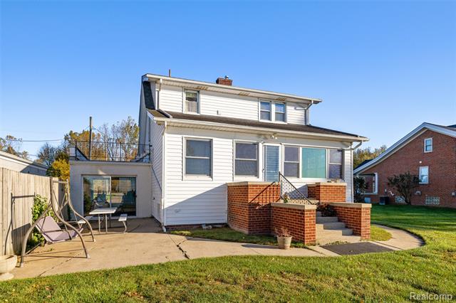 Builiding view fifty two for 9669 Dixie Hwy, Fair Haven, MI. 48023