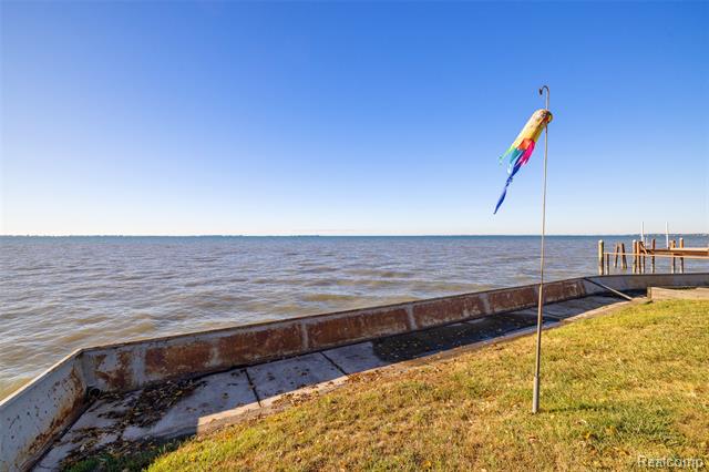 Builiding view sixty three for 9669 Dixie Hwy, Fair Haven, MI. 48023