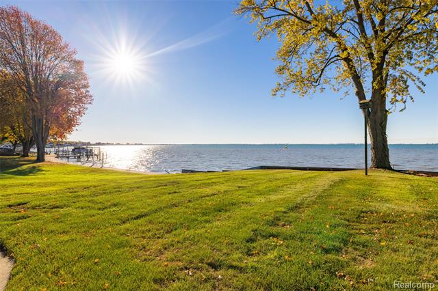 Builiding view sixty for 9669 Dixie Hwy, Fair Haven, MI. 48023