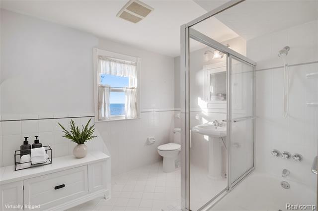 Builiding view thirty three for 9669 Dixie Hwy, Fair Haven, MI. 48023