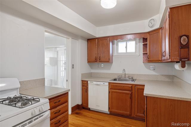 Builiding view twenty three for 9669 Dixie Hwy, Fair Haven, MI. 48023