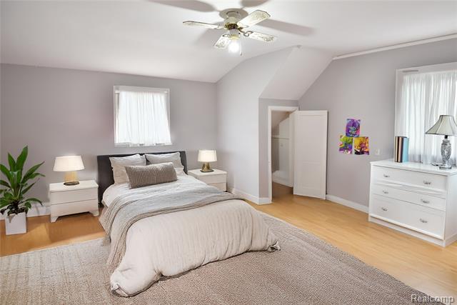 Builiding view eighteen for 17228 Dorset, Southfield, MI. 48075