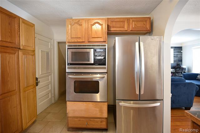 Builiding view eleven for 17228 Dorset, Southfield, MI. 48075