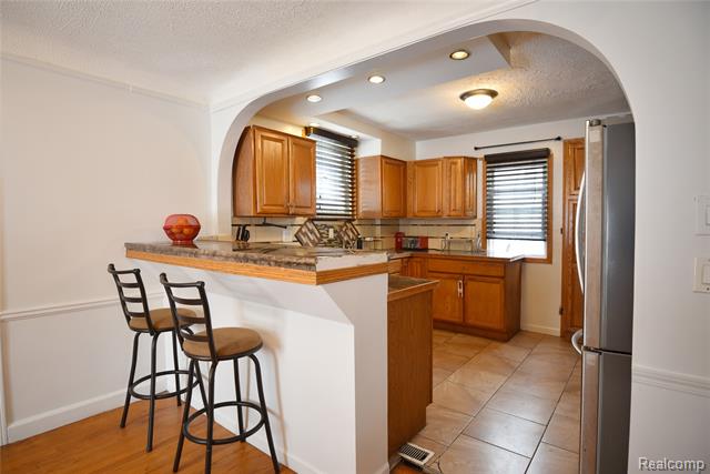 Builiding view seven for 17228 Dorset, Southfield, MI. 48075