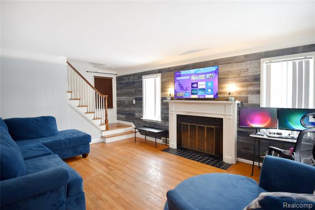 Builiding view two for 17228 Dorset, Southfield, MI. 48075