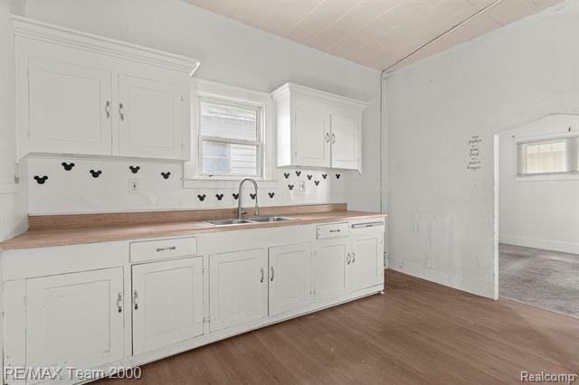 Builiding view fourteen for 334 E Milton, Hazel Park, MI. 48030