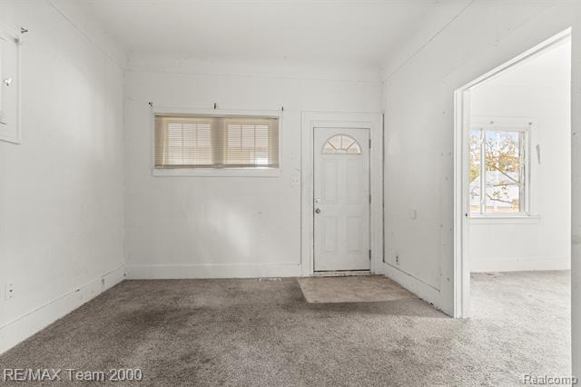 Builiding view six for 334 E Milton, Hazel Park, MI. 48030