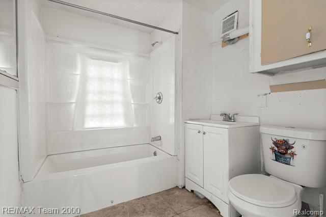 Builiding view sixteen for 334 E Milton, Hazel Park, MI. 48030