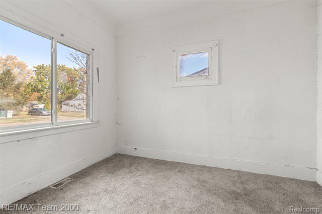 Builiding view ten for 334 E Milton, Hazel Park, MI. 48030