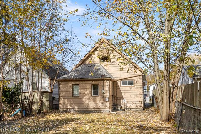 Builiding view thirty one for 334 E Milton, Hazel Park, MI. 48030