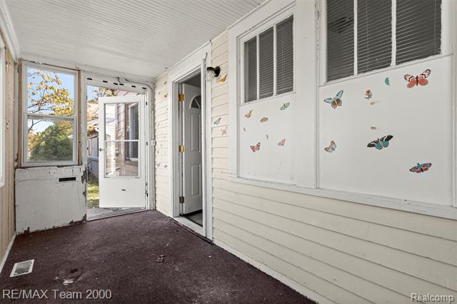 Builiding view twenty nine for 334 E Milton, Hazel Park, MI. 48030