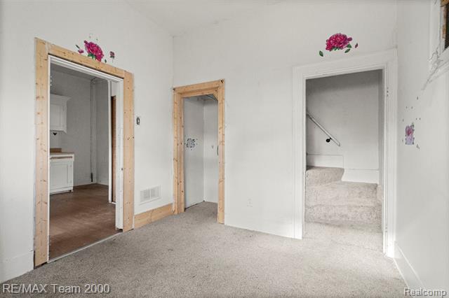 Builiding view twenty one for 334 E Milton, Hazel Park, MI. 48030