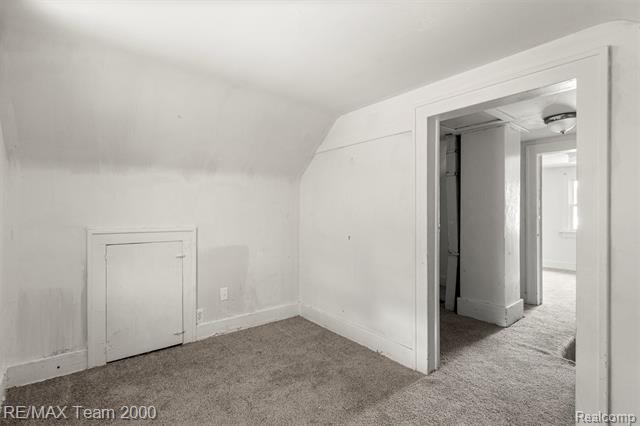 Builiding view twenty three for 334 E Milton, Hazel Park, MI. 48030