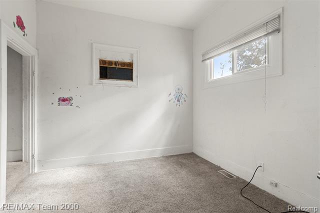 Builiding view twenty for 334 E Milton, Hazel Park, MI. 48030