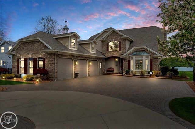 front view for 7827 S River Rd Gara, Marine City, Mi. 48039