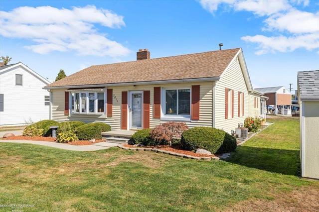 Builiding view four for 7811 Alexandria, Fair Haven, MI. 48023