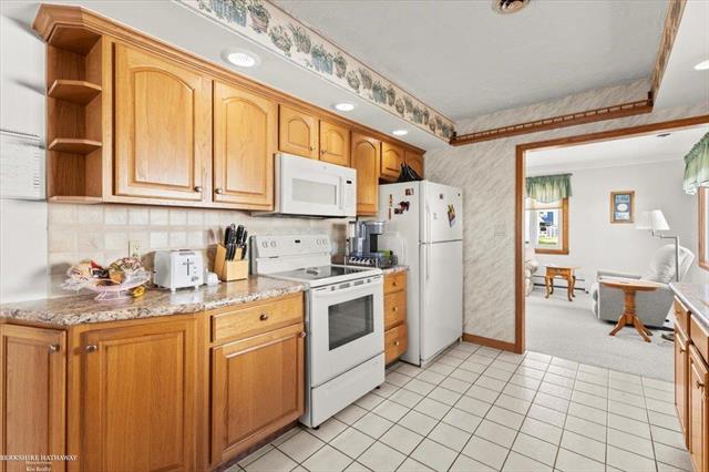 Builiding view twelve for 7811 Alexandria, Fair Haven, MI. 48023