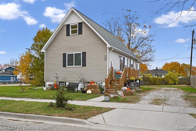 Builiding view two for 226 Bell, Marine City, MI. 48039