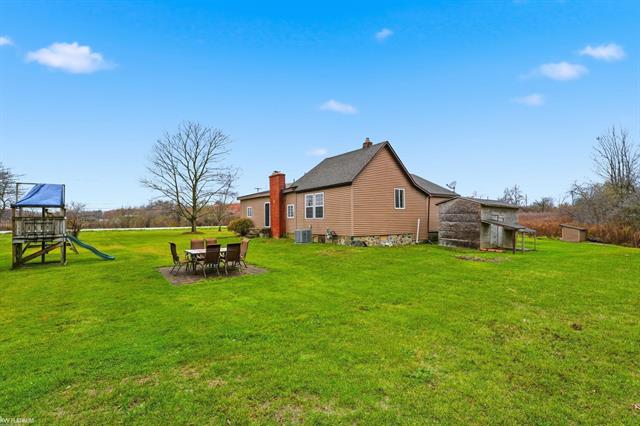 Builiding view twenty one for 6053 Meldrum, Fair Haven, MI. 48023