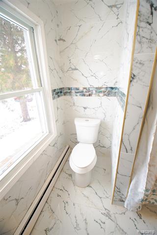 Builiding view nineteen for 21875 Beech, Southfield, MI. 48033