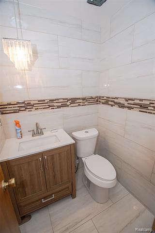 Builiding view thirteen for 21875 Beech, Southfield, MI. 48033