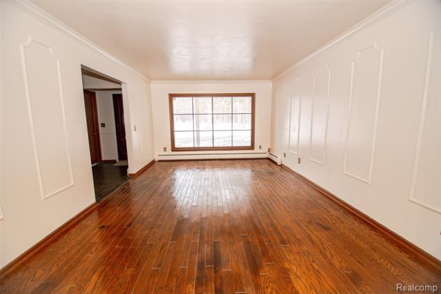 Builiding view thirty two for 21875 Beech, Southfield, MI. 48033