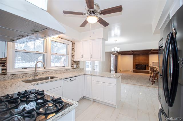 Builiding view three for 21875 Beech, Southfield, MI. 48033