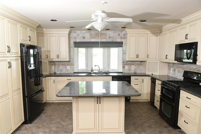 Builiding view thirty two for 4243 River, East China, MI. 48054