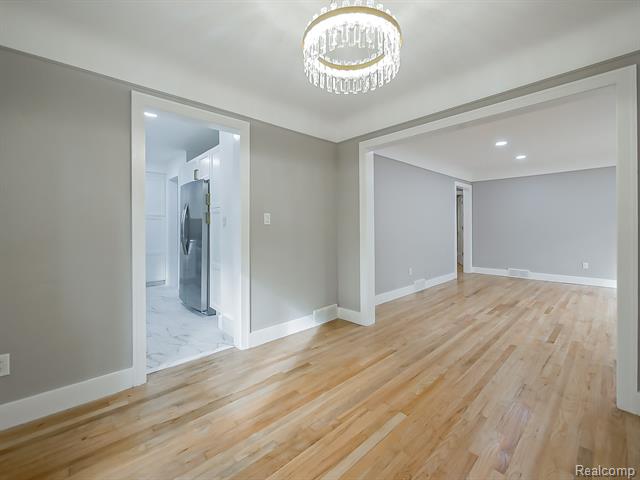 Builiding view seven for 21301 Kipling, Oak Park, MI. 48237