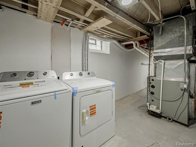 Builiding view twenty six for 21301 Kipling, Oak Park, MI. 48237