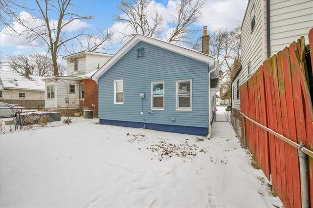 Builiding view eighteen for 382 W Hayes, Hazel Park, MI. 48030