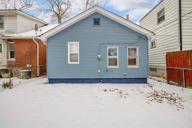 Builiding view seventeen for 382 W Hayes, Hazel Park, MI. 48030