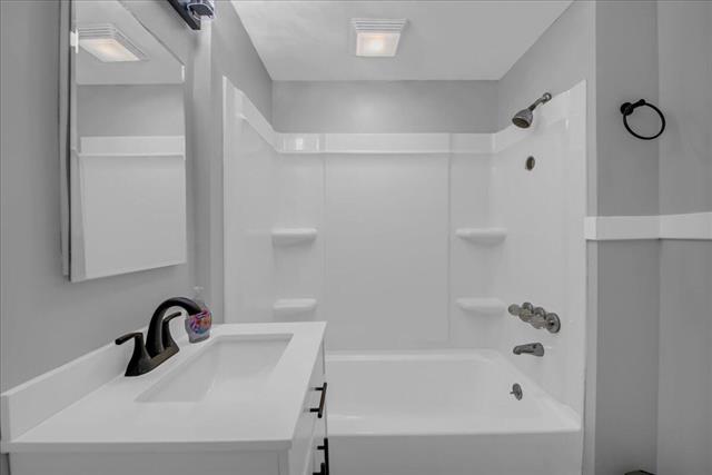 Builiding view six for 382 W Hayes, Hazel Park, MI. 48030