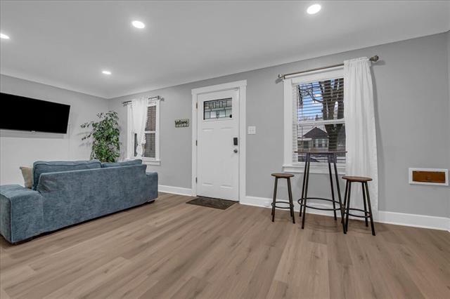 Builiding view two for 382 W Hayes, Hazel Park, MI. 48030