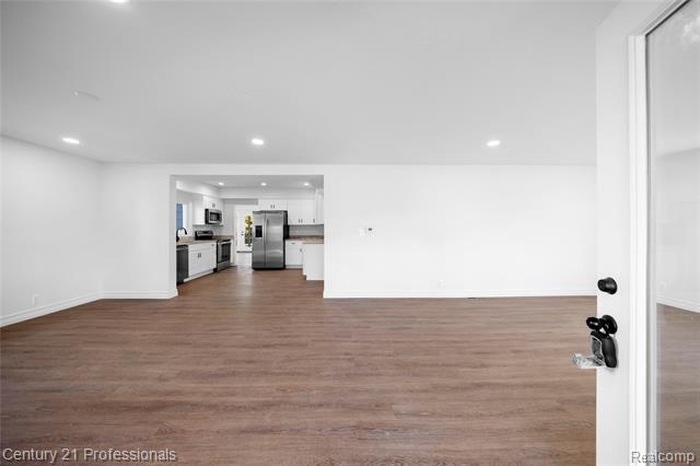 Builiding view fifteen for 7359 Clair Hwy, East China, MI. 48054