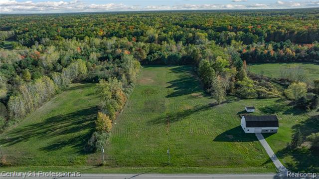 Builiding view sixty five for 7359 Clair Hwy, East China, MI. 48054