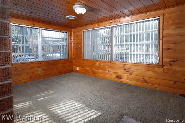 Builiding view fifteen for 541 Cloverlawn, East China, MI. 48054