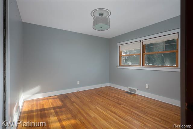 Builiding view ten for 541 Cloverlawn, East China, MI. 48054