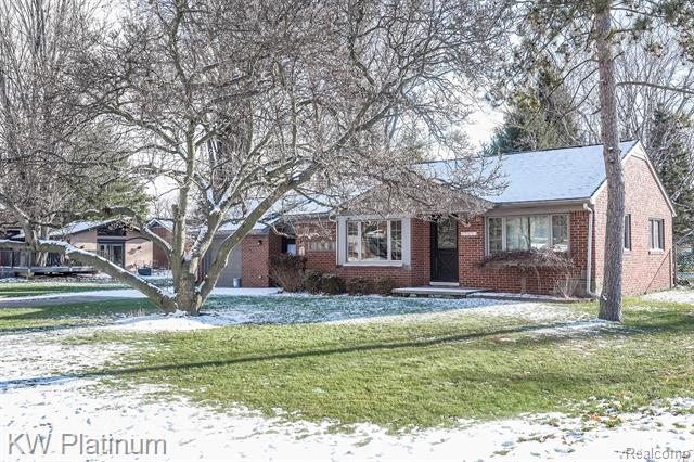 Builiding view thirty four for 541 Cloverlawn, East China, MI. 48054