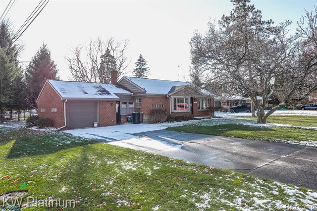 Builiding view thirty three for 541 Cloverlawn, East China, MI. 48054