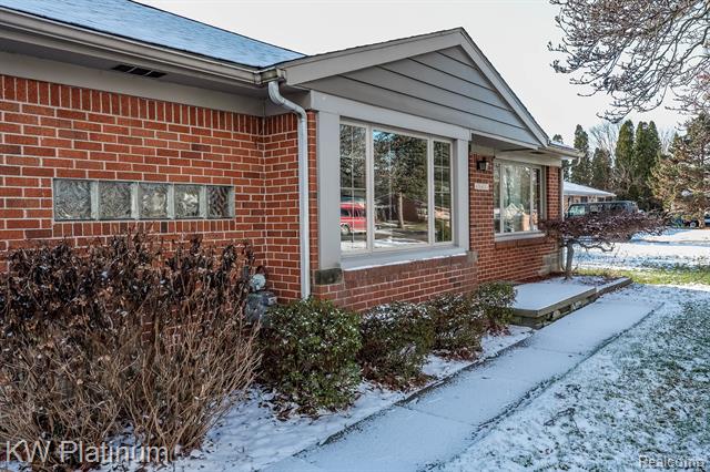 Builiding view thirty two for 541 Cloverlawn, East China, MI. 48054