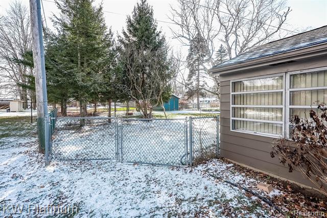 Builiding view twenty six for 541 Cloverlawn, East China, MI. 48054