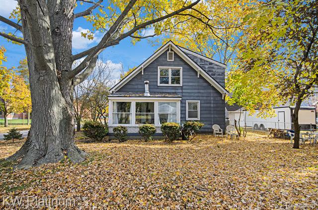 Builiding view twenty four for 715 Thornapple, Saint Clair, MI. 48079