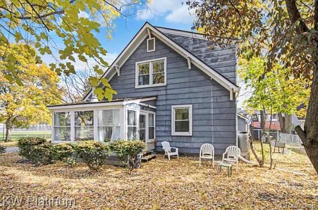 Builiding view twenty three for 715 Thornapple, Saint Clair, MI. 48079