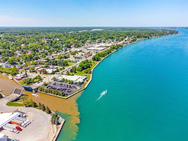 Builiding view forty seven for 669 N Riverside, Saint Clair, MI. 48079