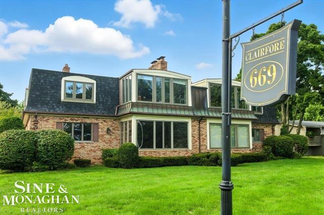 front view for 669 N Riverside, Saint Clair, Mi. 48079