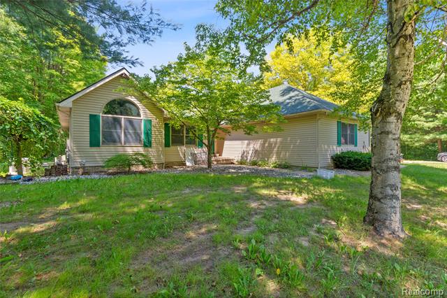 Builiding view one for 680 S Bartlett, Saint Clair, MI. 48079